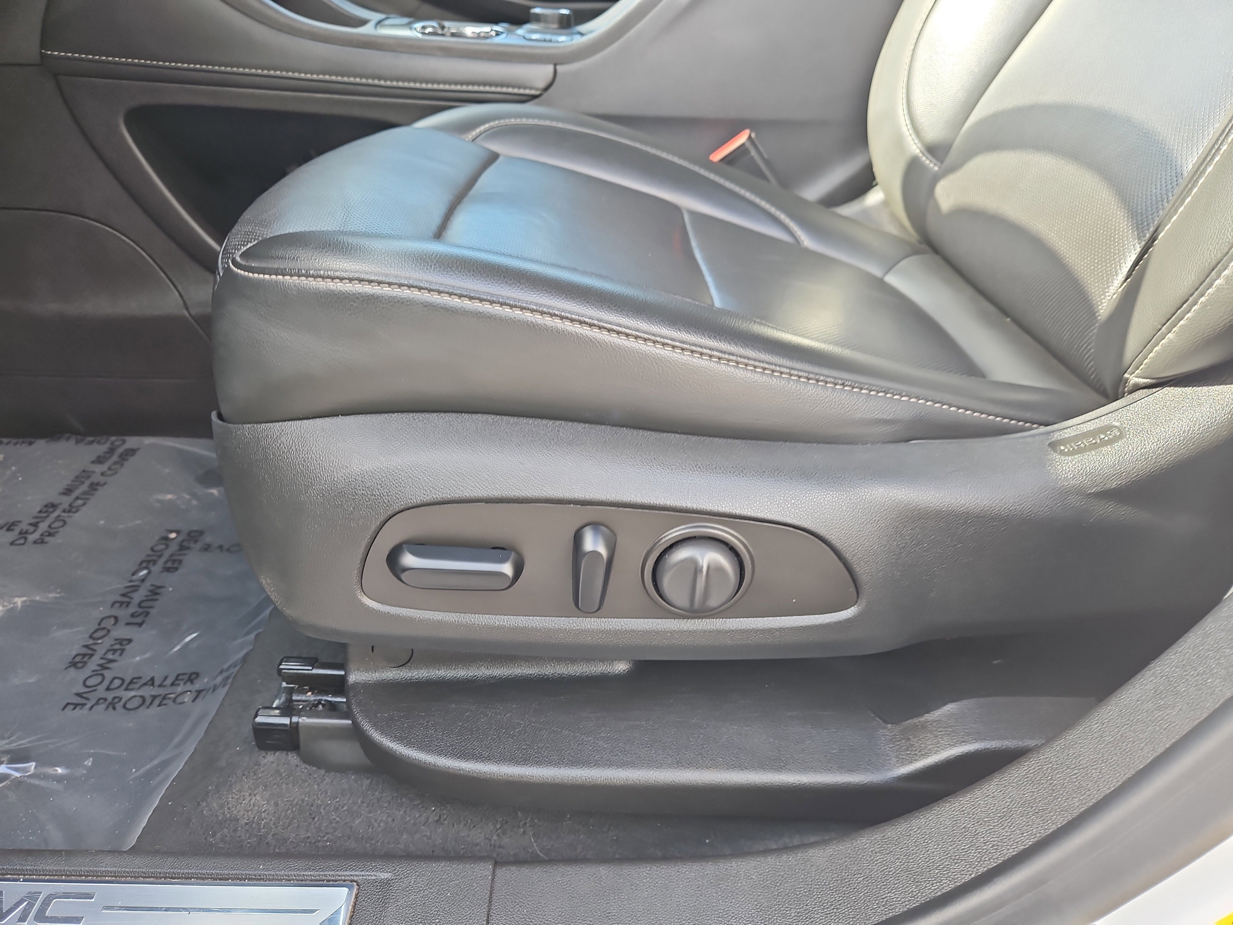 Used 2023 GMC Acadia SLT AWD/4WD image 16