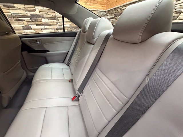 Used 2016 Toyota Camry XLE w/ Moonroof Package FWD image 36