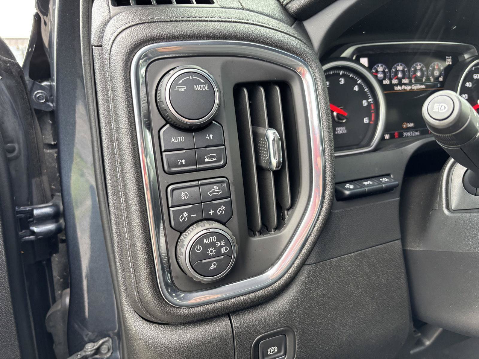 Used 2021 Chevrolet Silverado 1500 LTZ w/ LTZ Premium Package AWD/4WD image 19