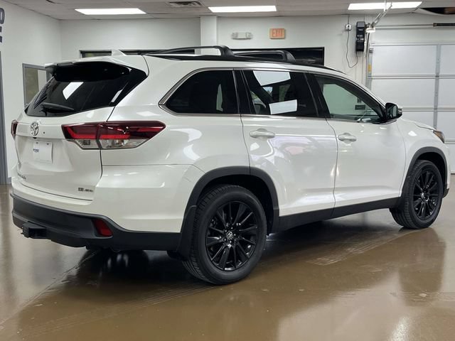 Used 2019 Toyota Highlander SE AWD/4WD image 6