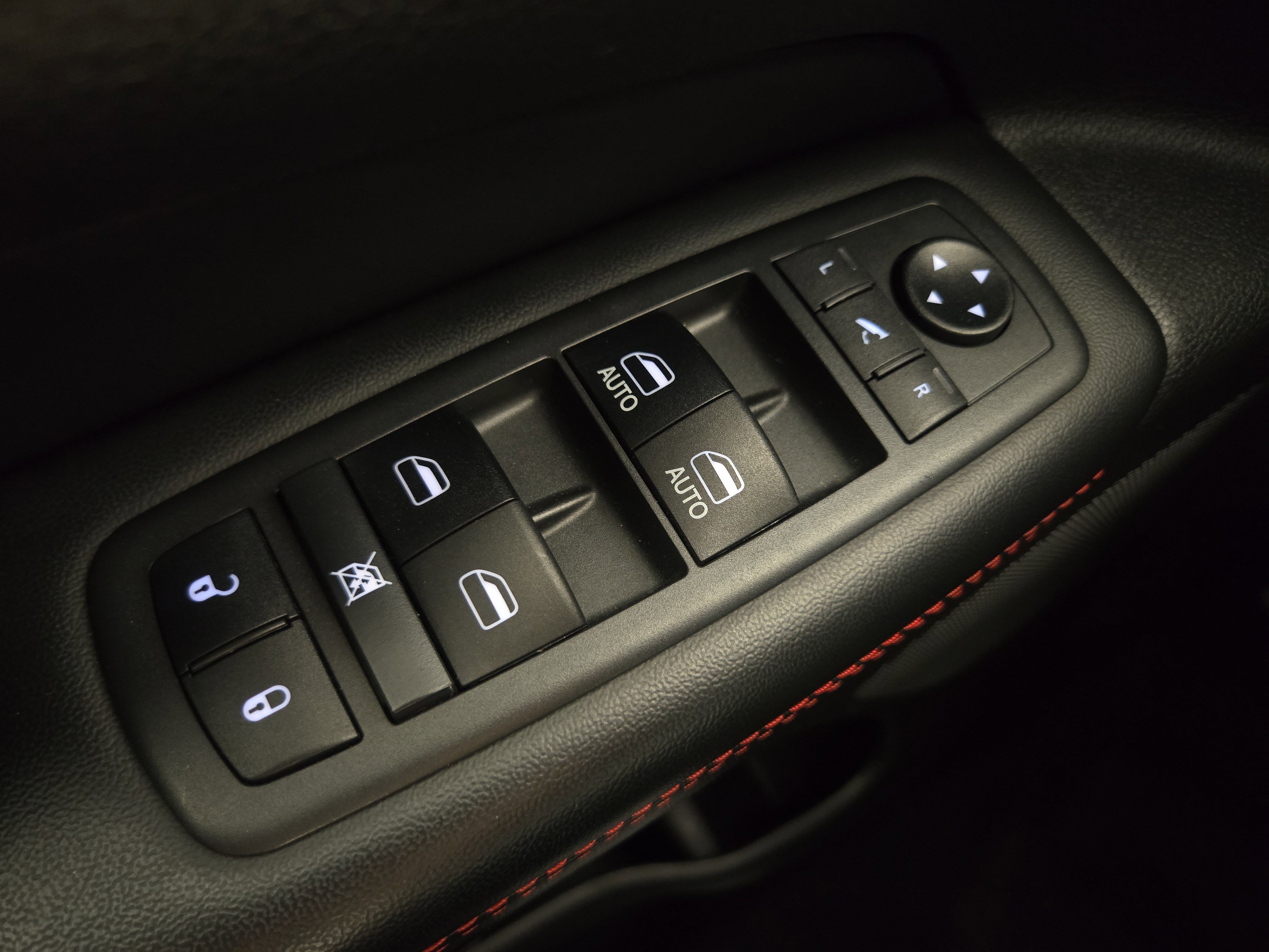 Used 2019 Jeep Grand Cherokee Trailhawk w/ Trailhawk Luxury Group AWD/4WD image 28