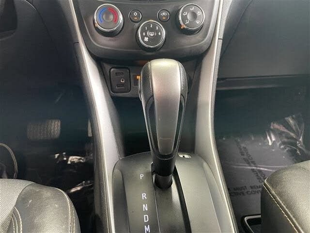 Used 2022 Chevrolet Trax LT w/ Driver Confidence Package AWD/4WD image 17