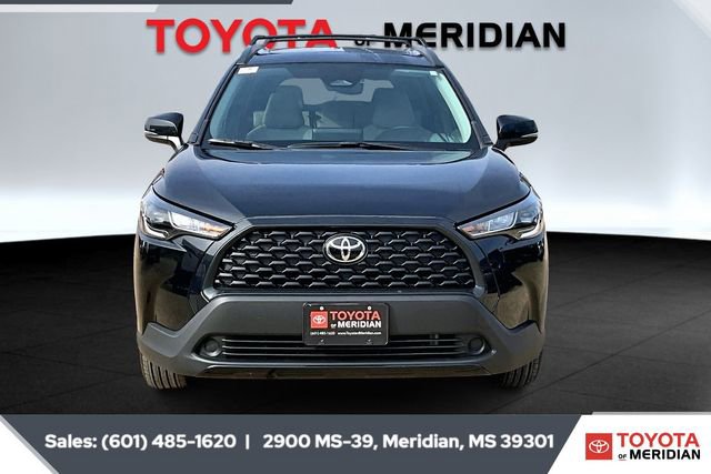 Used 2024 Toyota Corolla Cross LE image 3