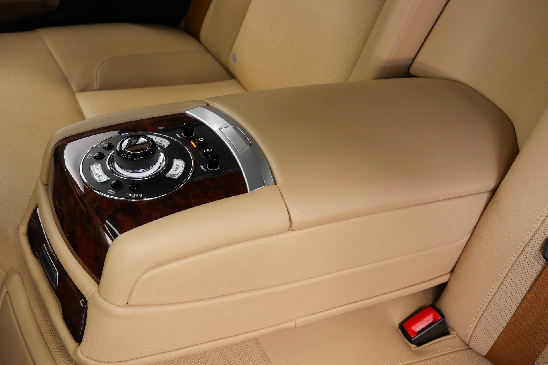 Used 2013 Rolls-Royce Ghost RWD image 33