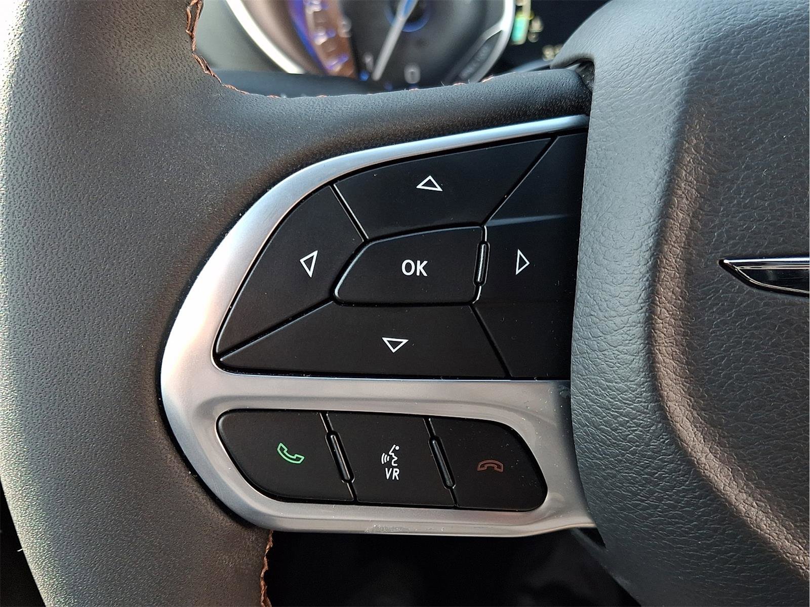 Used 2026 Chrysler Pacifica Pinnacle w/ Trailer Tow Group FWD image 46