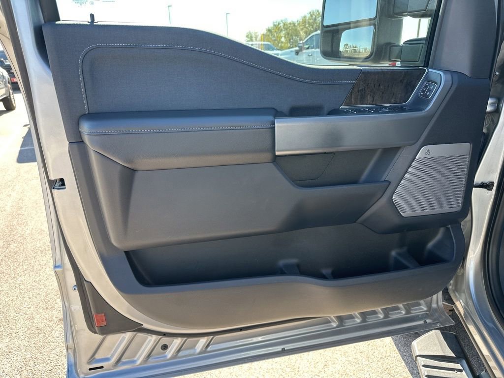 Used 2024 Ford F250 Lariat w/ Sport Appearance Package image 10