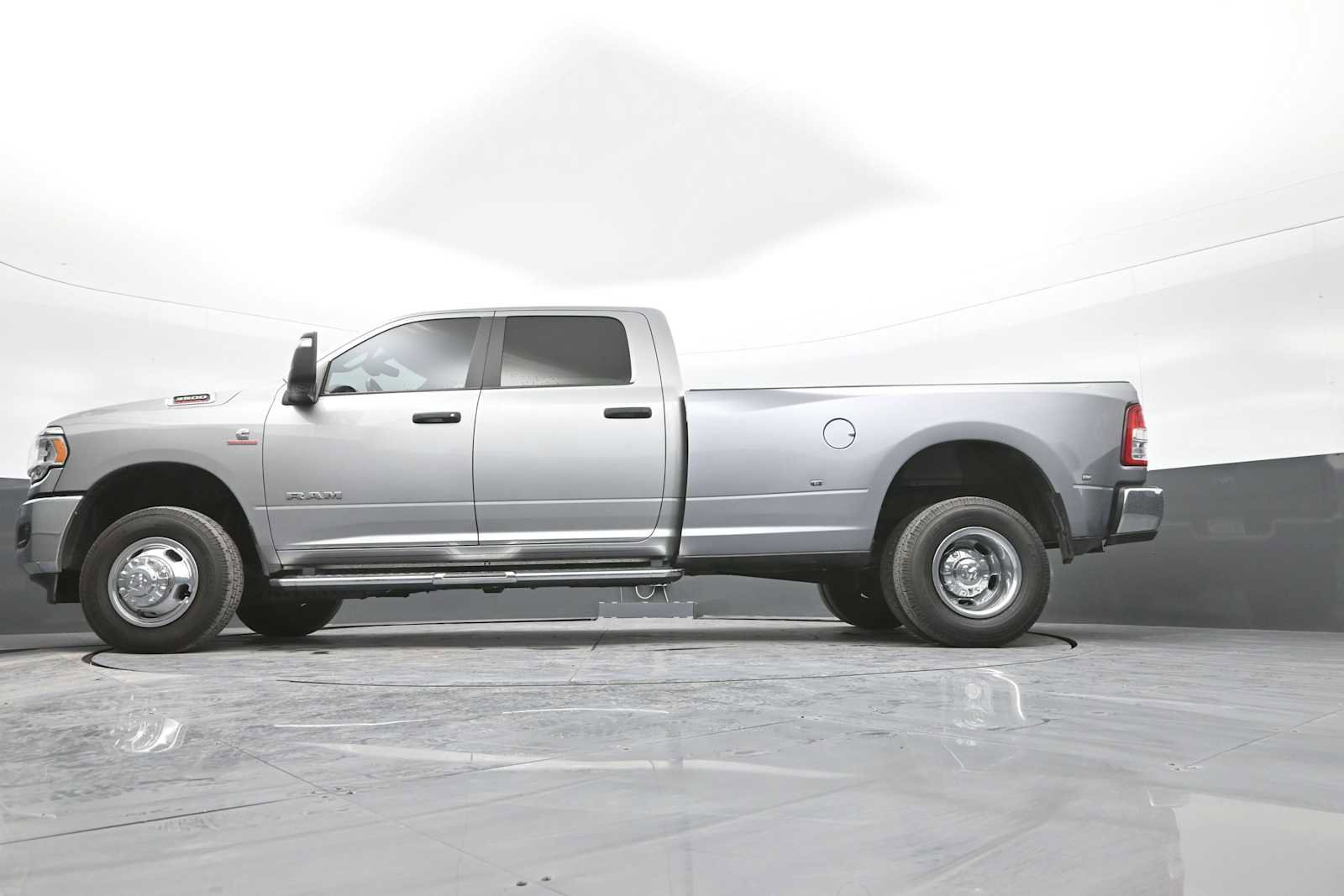 Used 2024 RAM 3500 Big Horn image 36