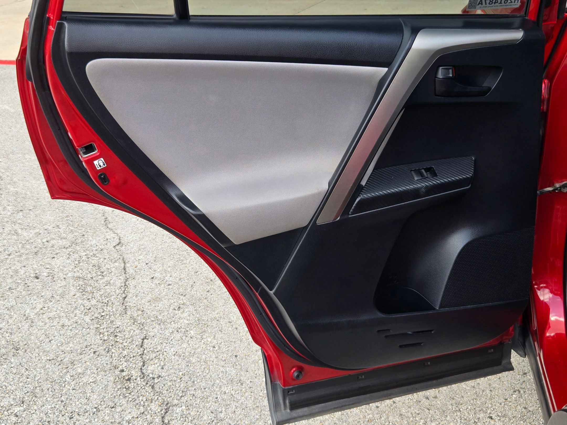 Used 2014 Toyota RAV4 LE FWD image 14