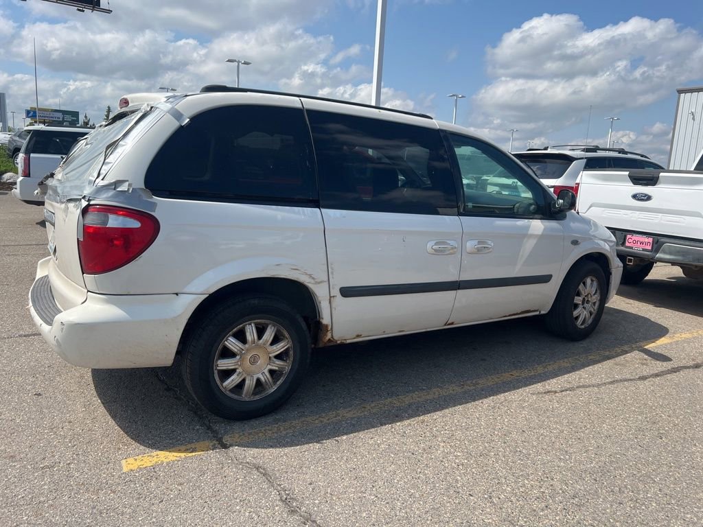 Used 2006 Chrysler Town & Country w/ Popular Equipment Group I FWD image 9