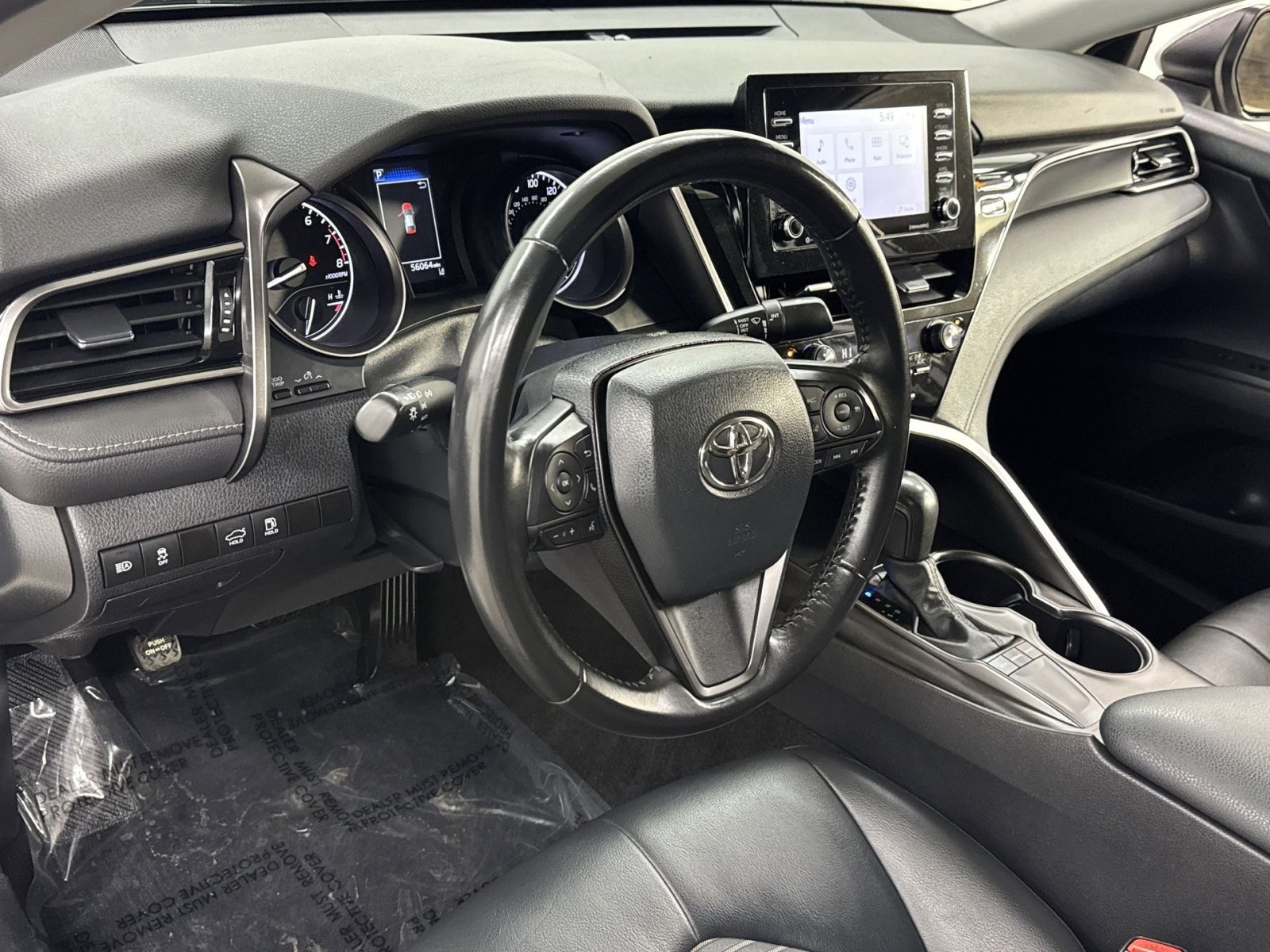 Used 2023 Toyota Camry SE image 2