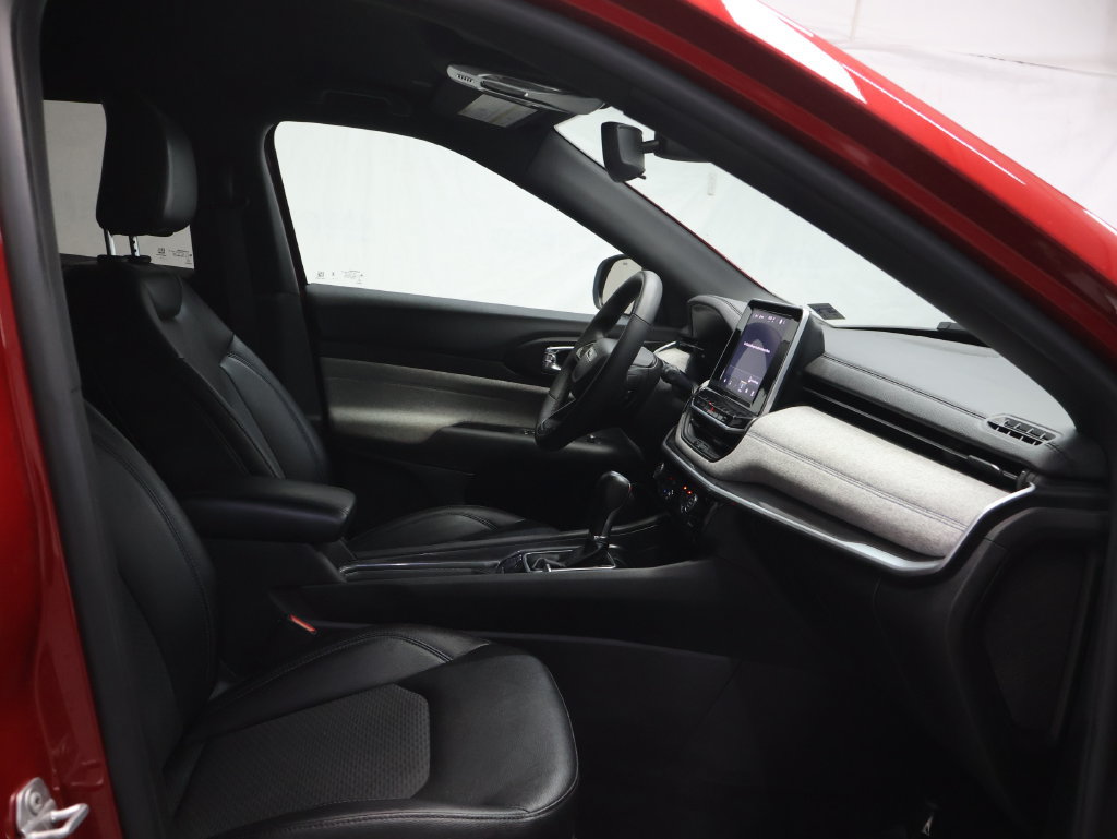 Used 2025 Jeep Compass Latitude AWD/4WD image 9