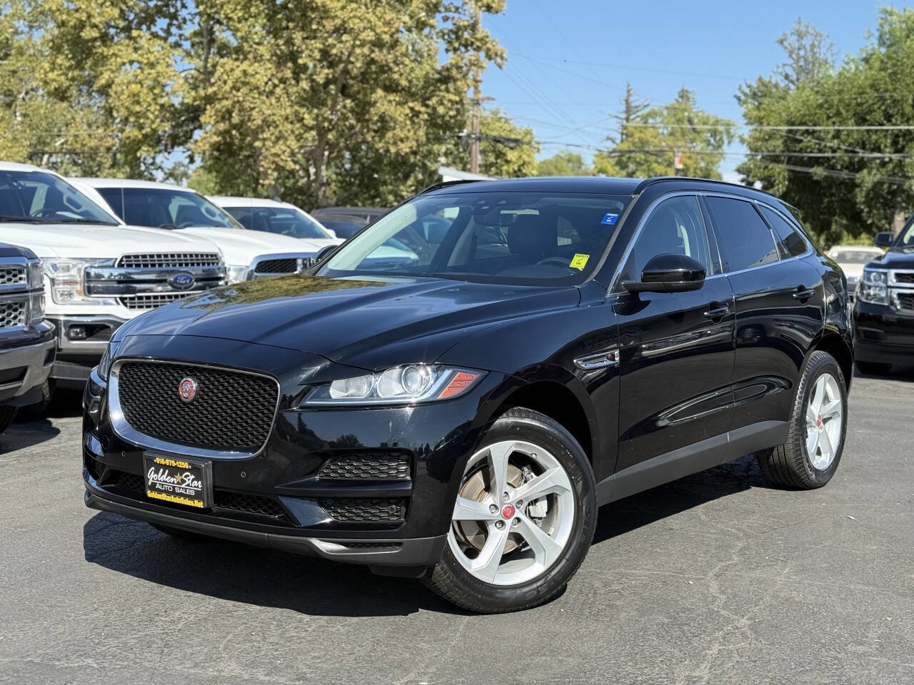 Used 2019 Jaguar F-PACE Premium image 2