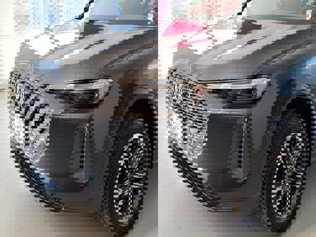 Used 2025 Audi Q5 Premium Plus w/ Premium Plus image 7