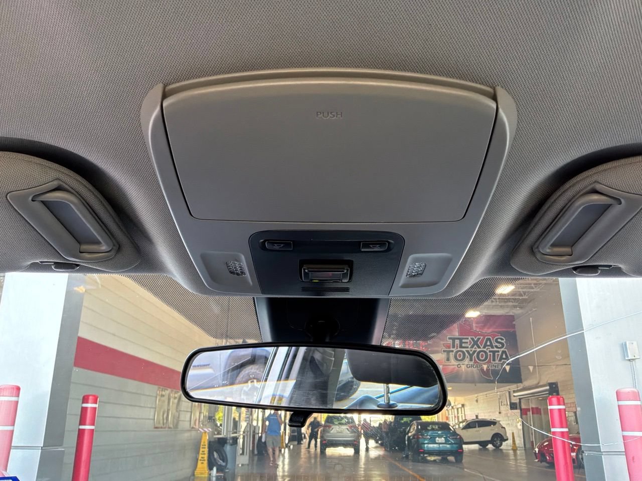 Used 2023 Toyota Camry SE FWD image 15