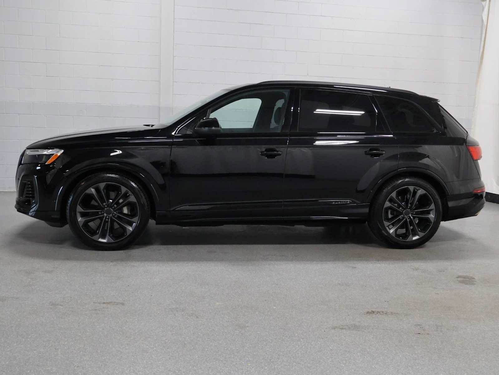 Certified 2026 Audi Q7 3.0T Prestige w/ Prestige Package AWD/4WD image 2