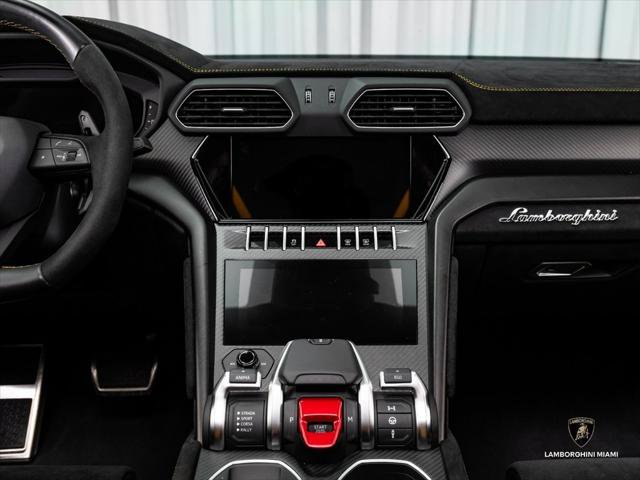 Used 2024 Lamborghini Urus Performante AWD/4WD image 40