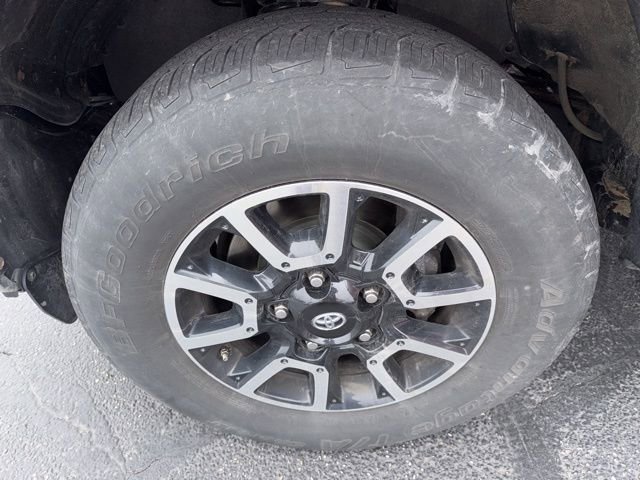 Used 2018 Toyota Tundra SR5 w/ TRD Off Road Package image 30