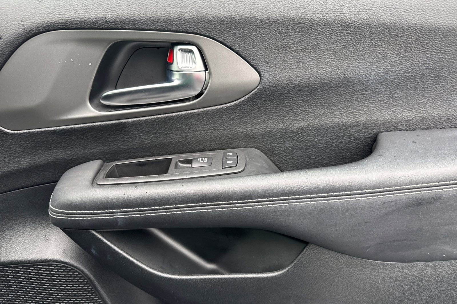 Used 2025 Chrysler Pacifica Select FWD image 20