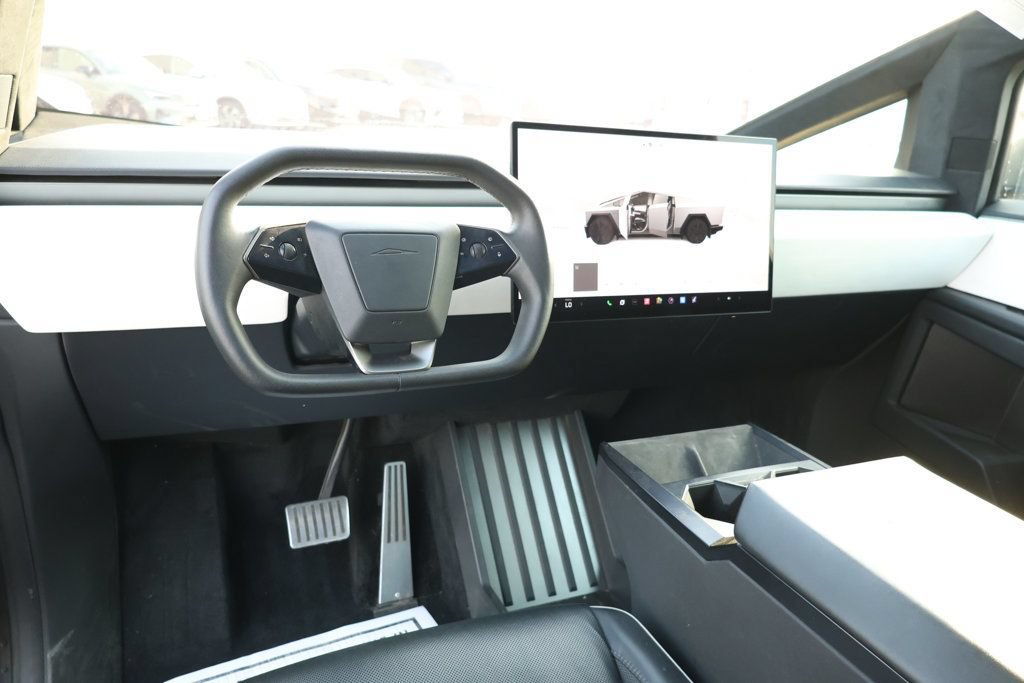 Used 2024 Tesla Cybertruck AWD Crew Cab image 10