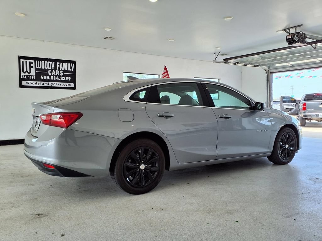 Used 2025 Chevrolet Malibu LT FWD image 3