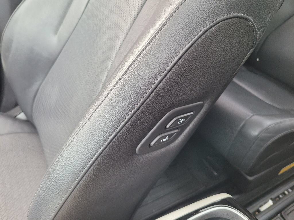 Used 2023 Kia Carnival SX Prestige FWD image 41