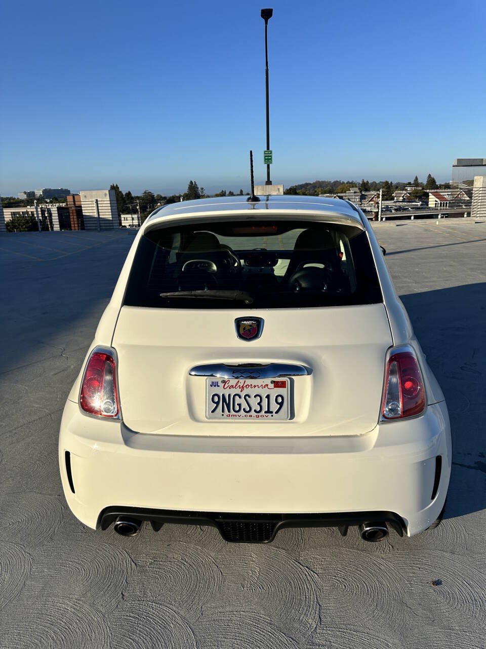 Used 2013 FIAT 500 Abarth w/ Beats Audio Pkg FWD image 8