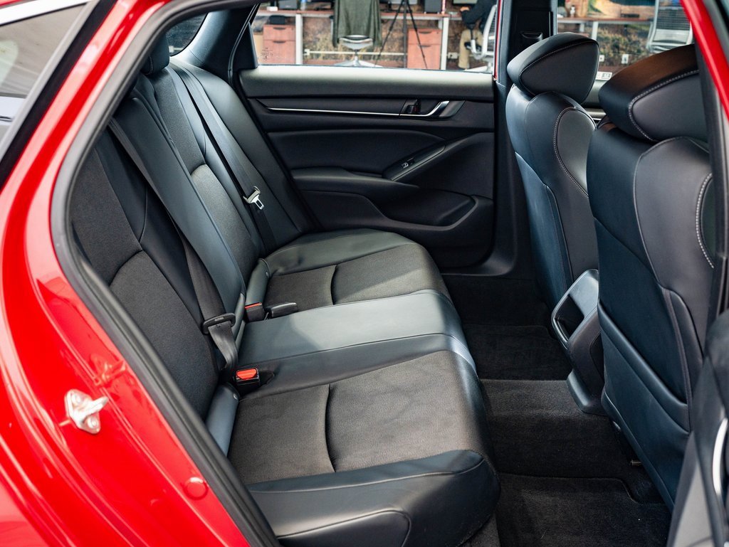 Used 2018 Honda Accord Sport image 32