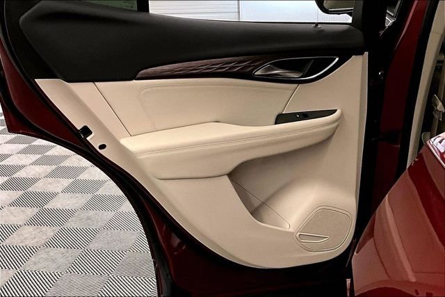 Used 2023 Buick Envision Avenir image 21