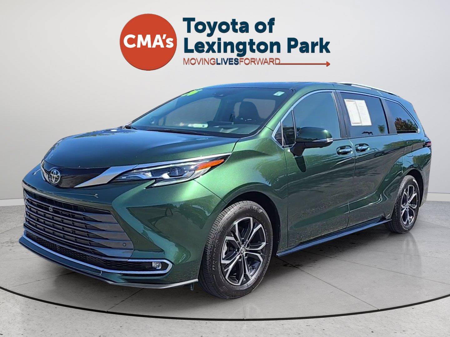 Used 2026 Toyota Sienna Platinum AWD/4WD image 1