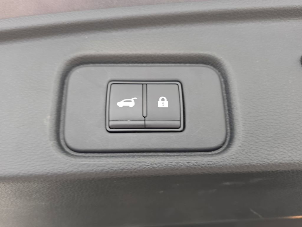 Used 2023 Nissan Pathfinder SL w/ Black Appearance Package AWD/4WD image 34