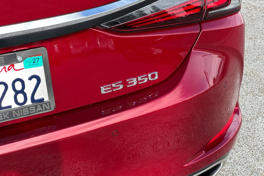 Used 2024 Lexus ES 350 w/ Premium Package FWD image 25