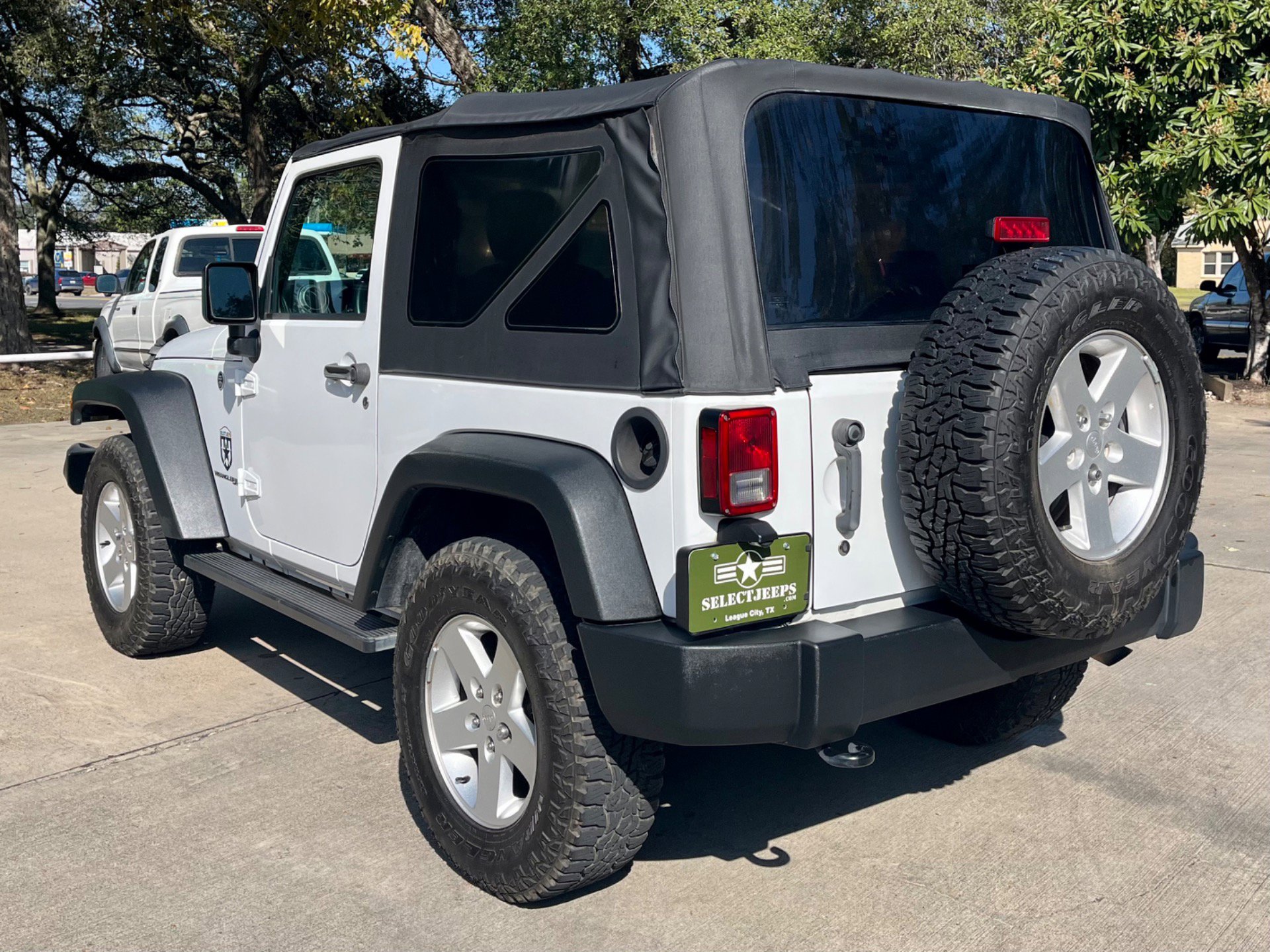 Used 2018 Jeep Wrangler Sport image 5