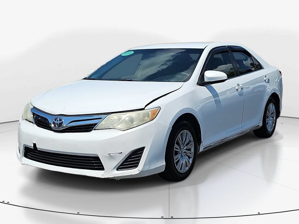 Used 2014 Toyota Camry LE FWD image 11