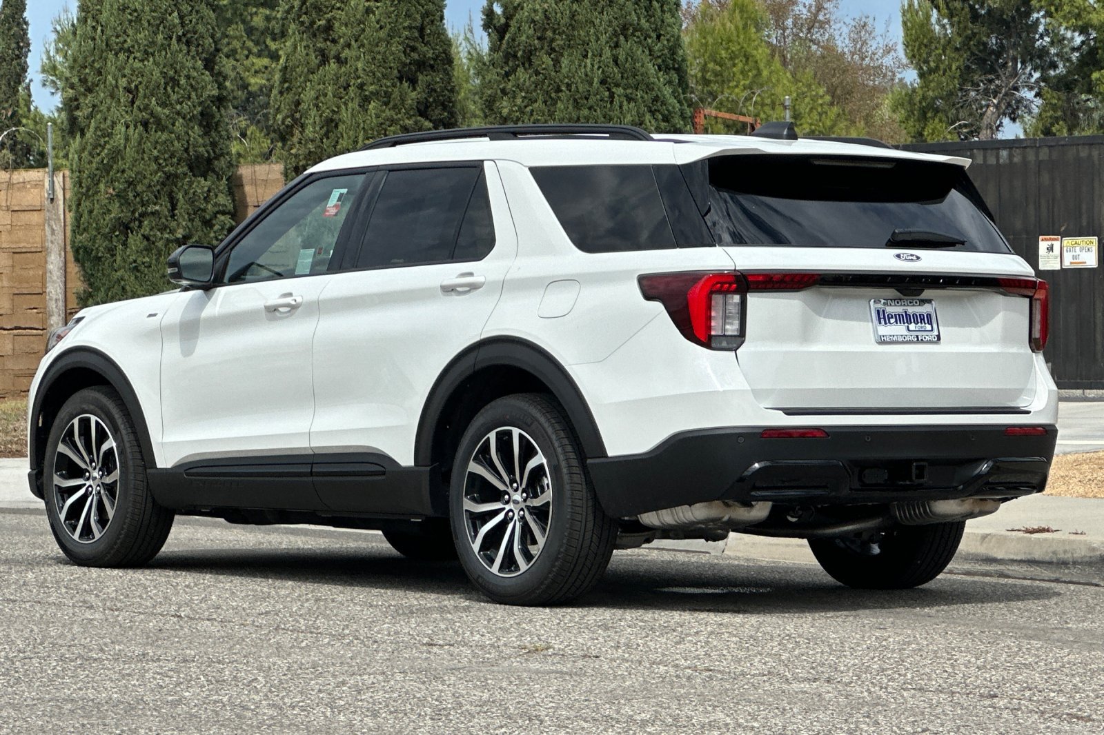 New 2027 Ford Explorer ST-Line w/ Premium Package RWD image 6