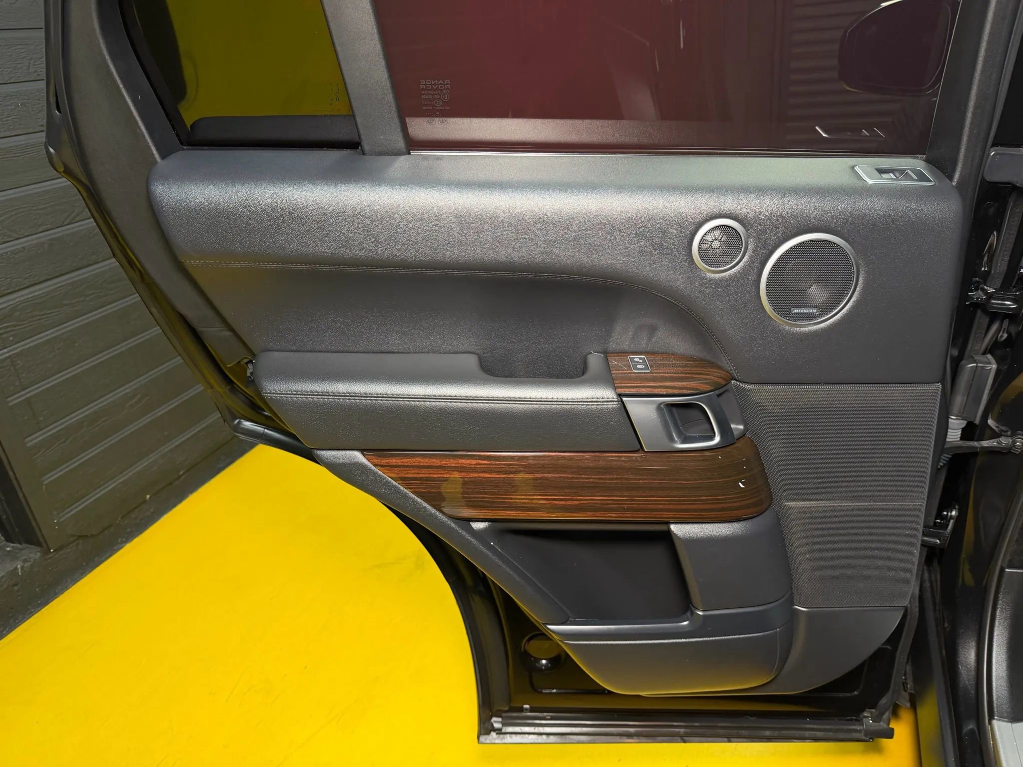 Used 2017 Land Rover Range Rover Sport Utility 4D image 16