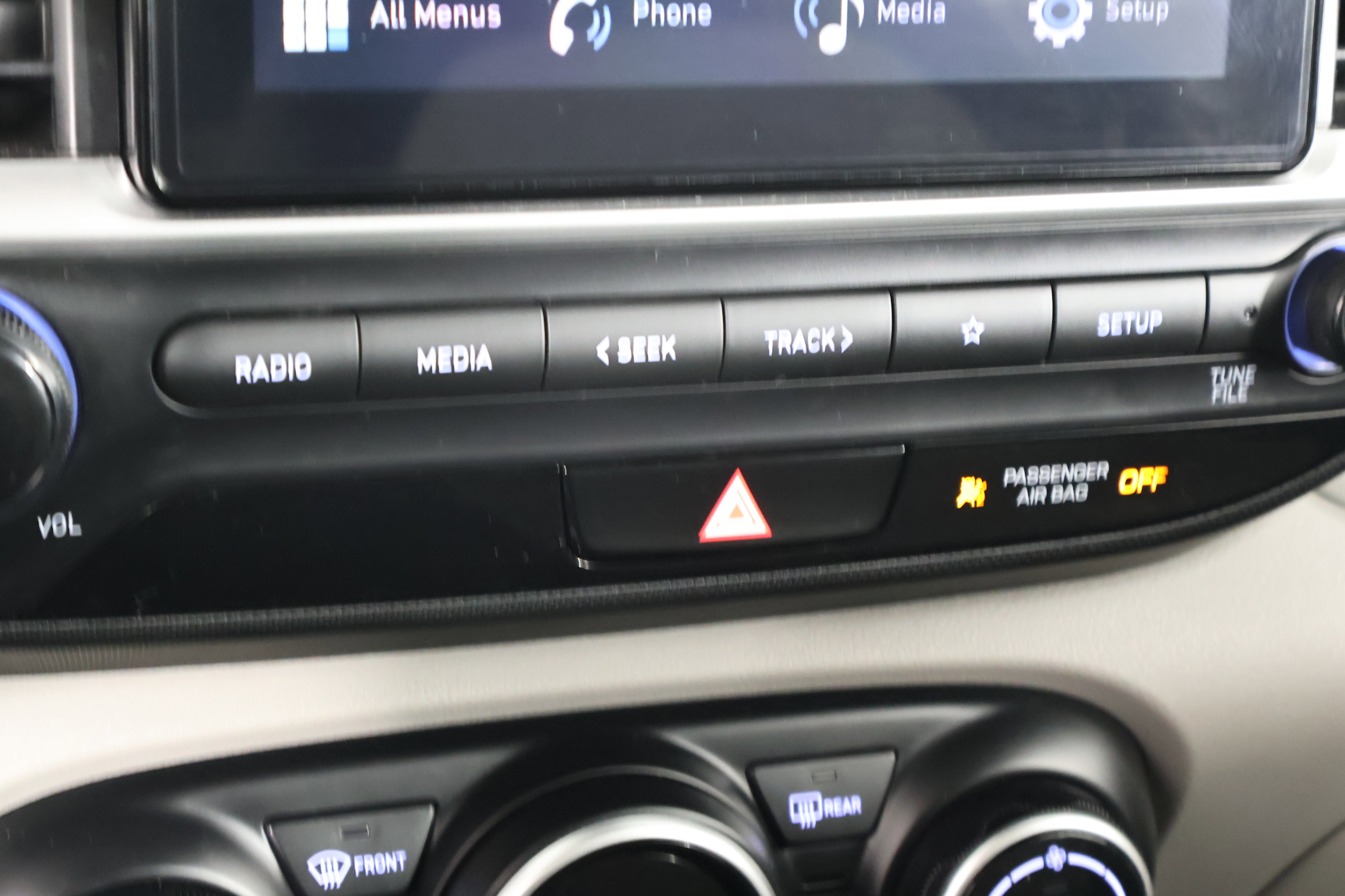 Used 2024 Hyundai Venue SEL image 29