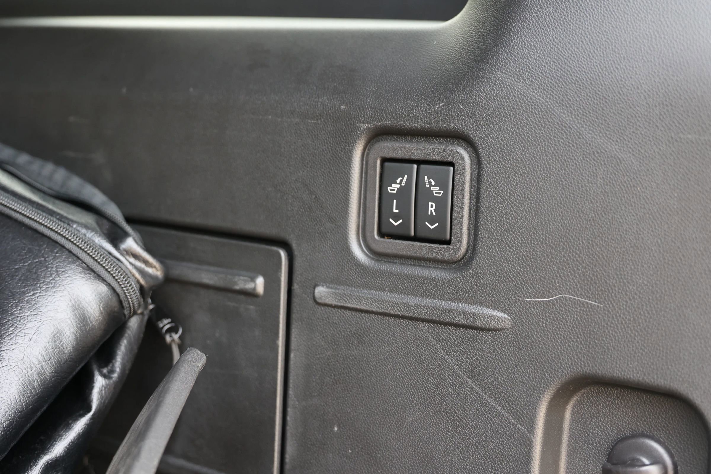 Used 2024 GMC Hummer EV 3X w/ Omega Edition AWD/4WD image 40