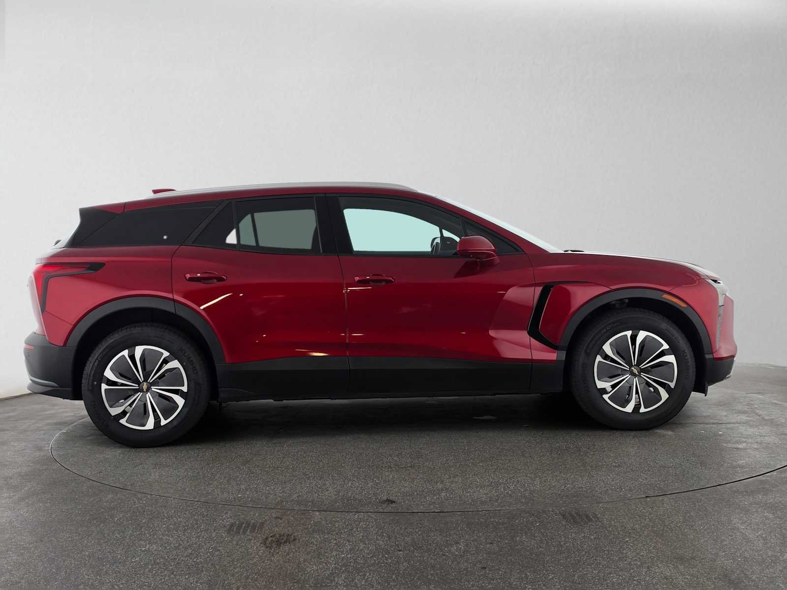 Used 2024 Chevrolet Blazer EV LT AWD/4WD image 2