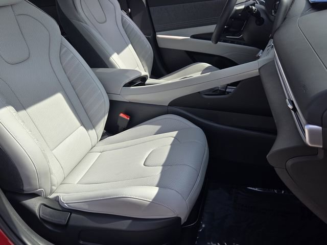 Certified 2025 Hyundai Elantra Limited FWD image 20