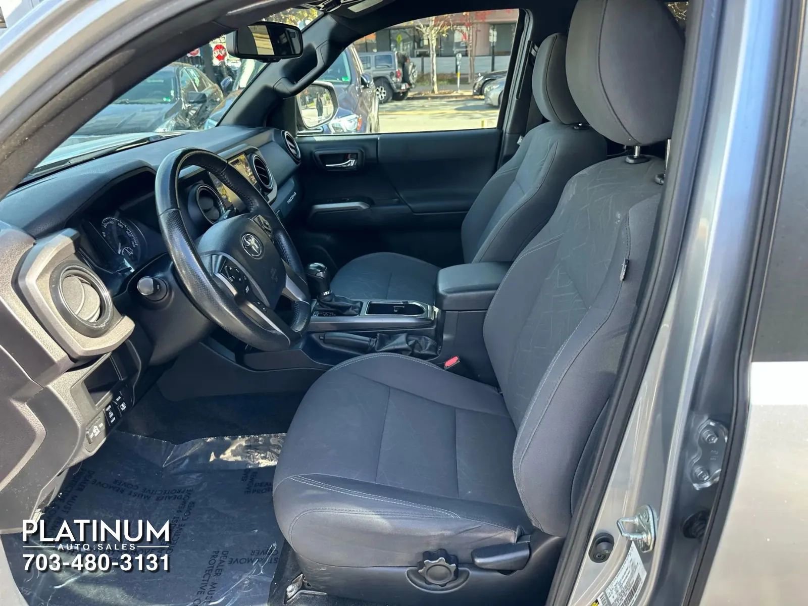 Used 2017 Toyota Tacoma TRD Off-Road image 13