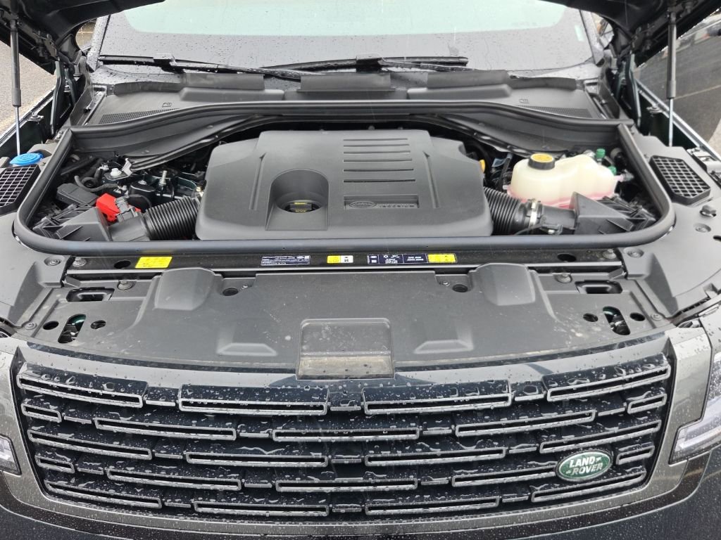 New 2026 Land Rover Range Rover Long Wheelbase SE AWD/4WD image 29