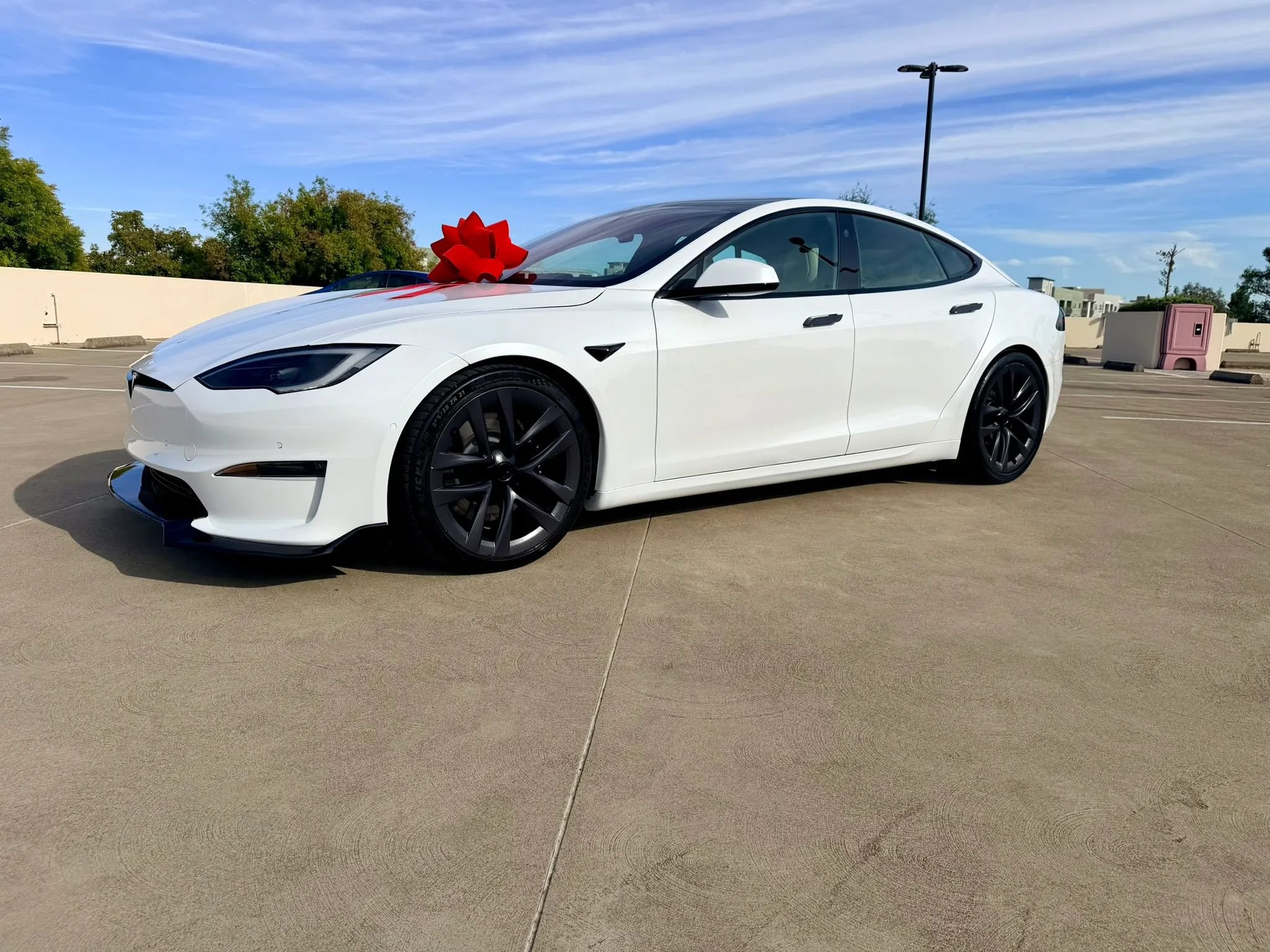 Used 2022 Tesla Model S Standard Range AWD/4WD image 5