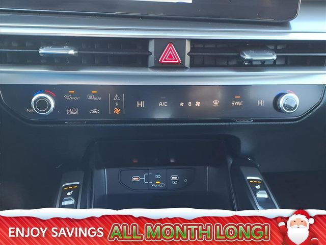 Used 2025 Kia Sorento S image 24