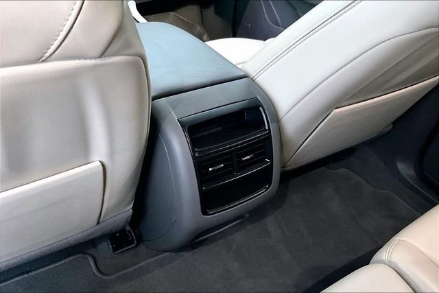 Used 2021 Cadillac XT5 Premium Luxury image 23