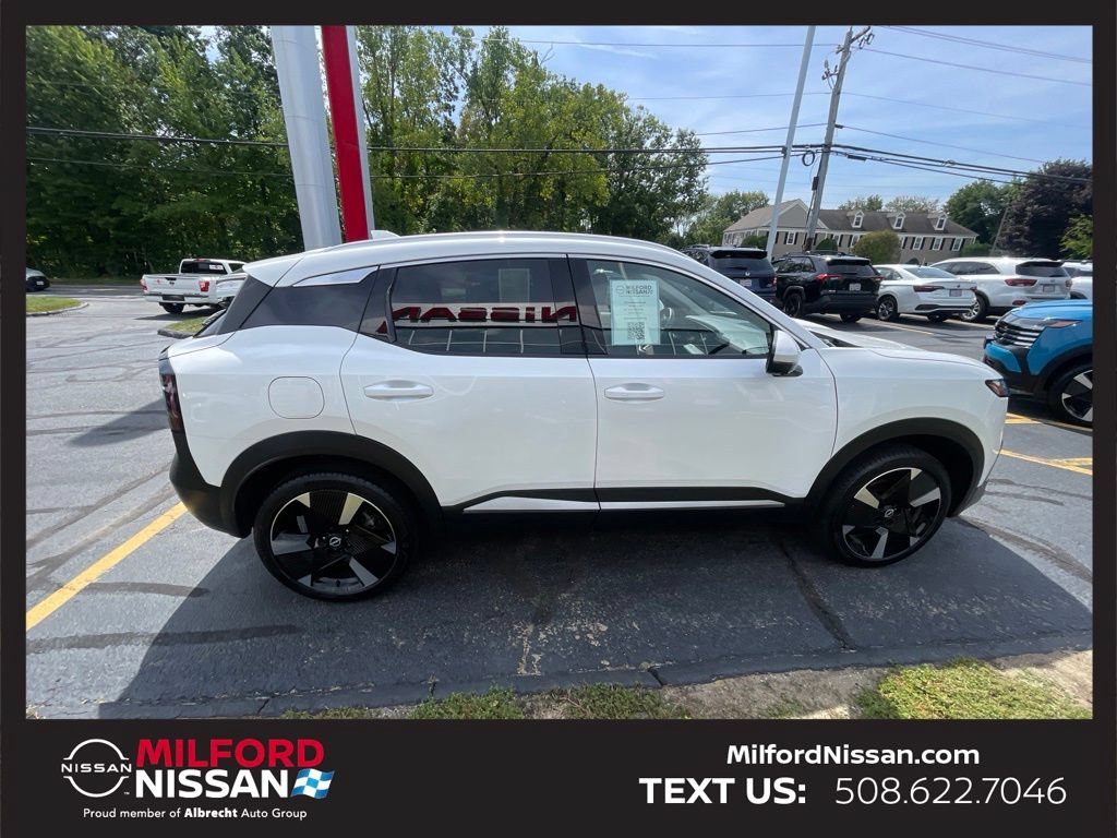 Used 2025 Nissan Kicks SR AWD/4WD image 6