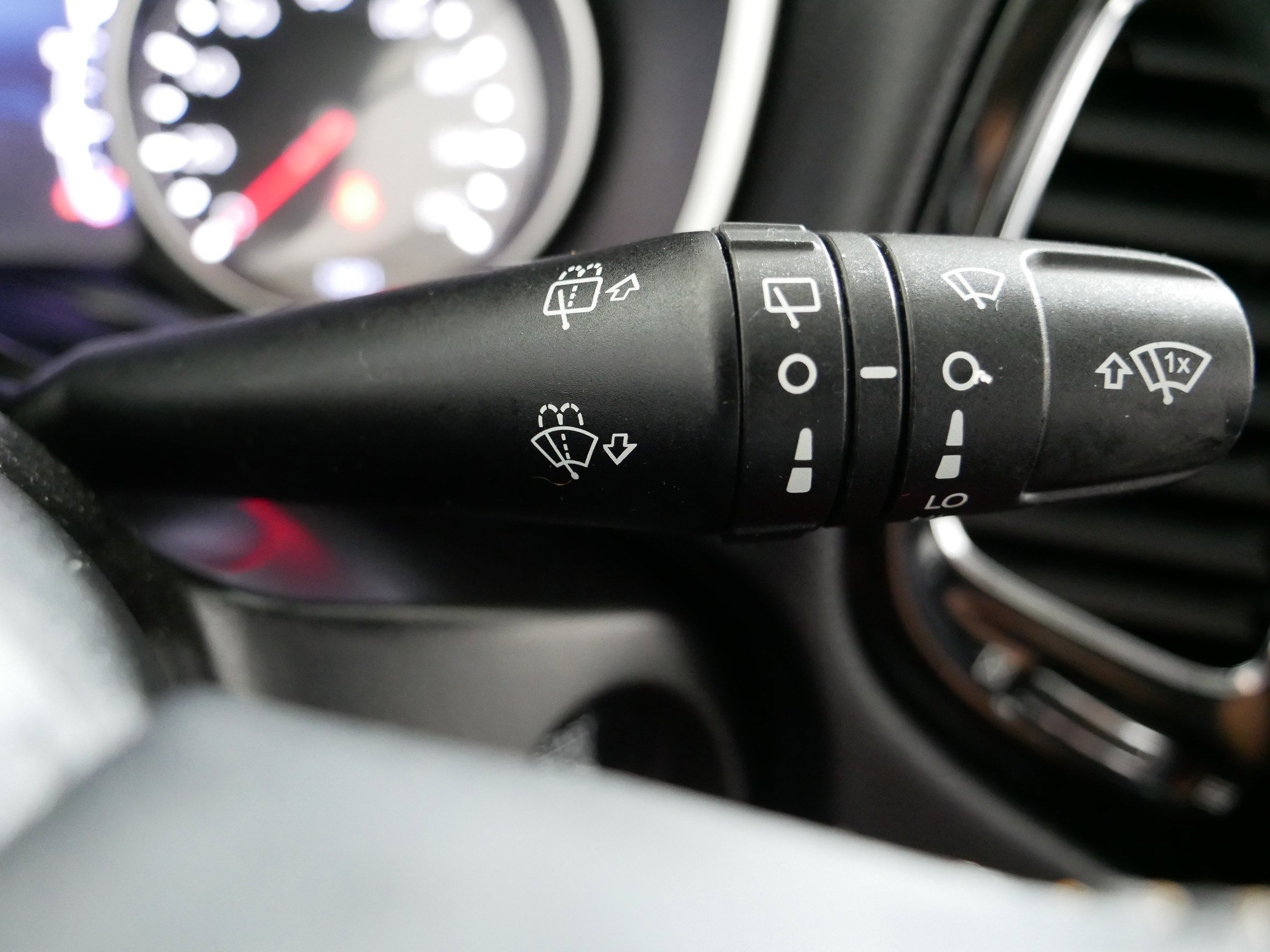 Used 2018 Jeep Compass Limited AWD/4WD image 32