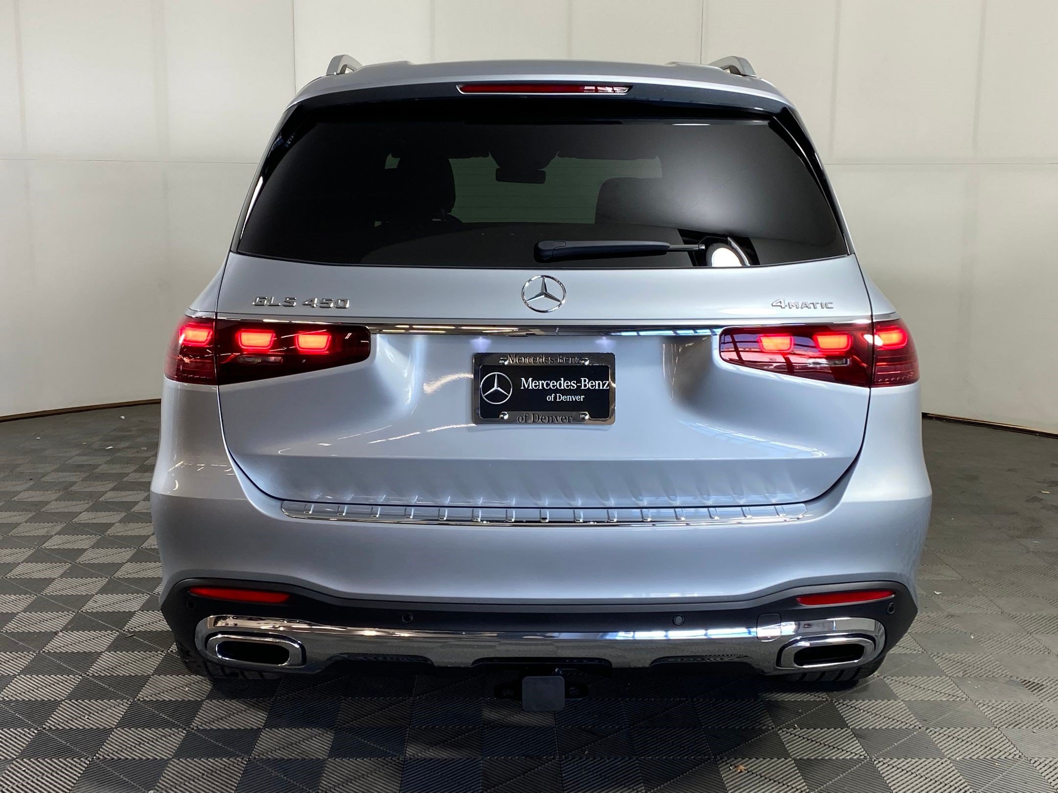 Used 2025 Mercedes-Benz GLS 450 4MATIC image 9