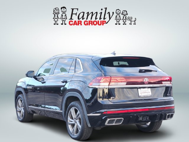 Used 2024 Volkswagen Atlas Cross Sport SEL R-Line AWD/4WD image 3