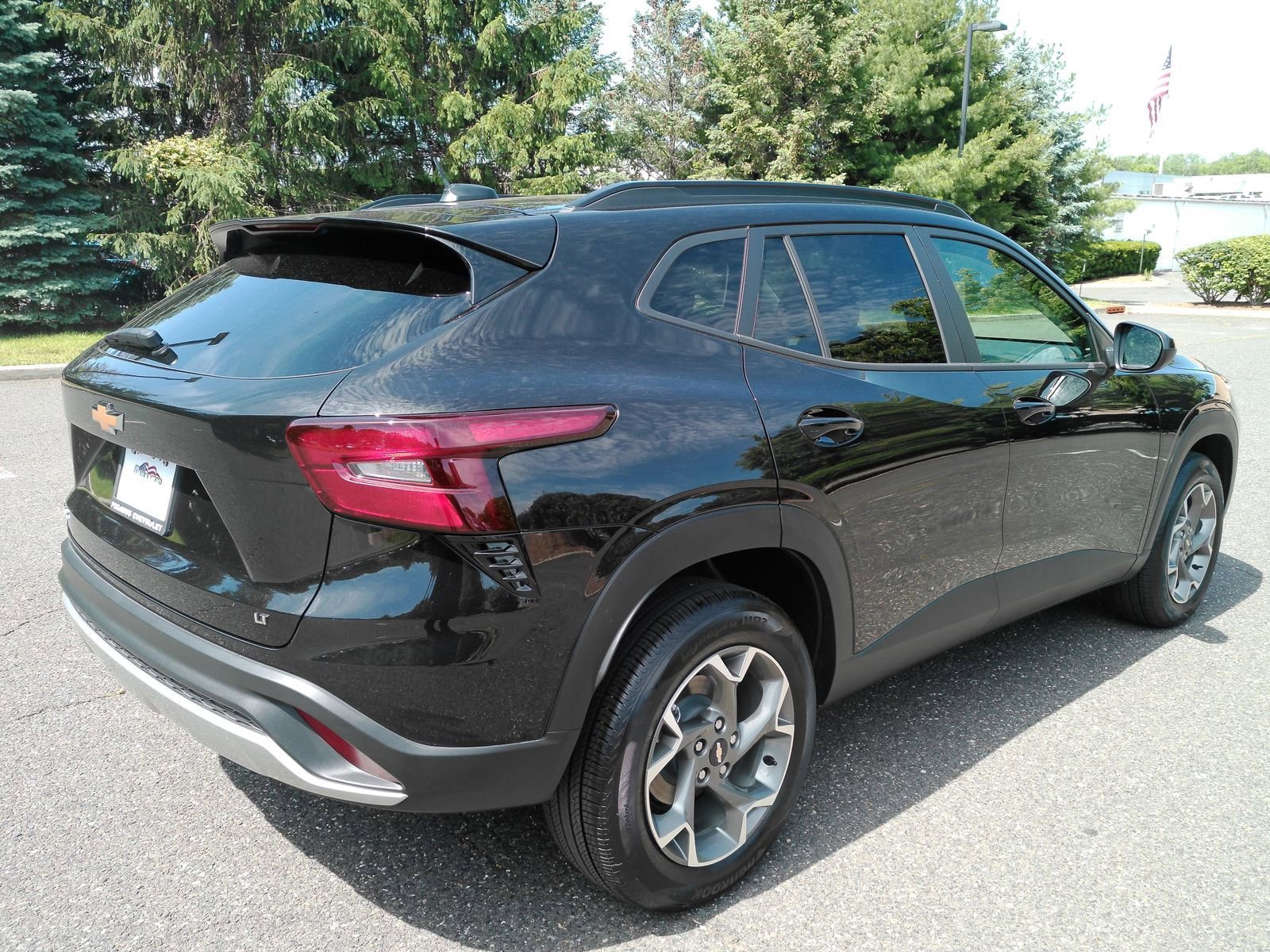 Used 2025 Chevrolet Trax LT FWD image 6