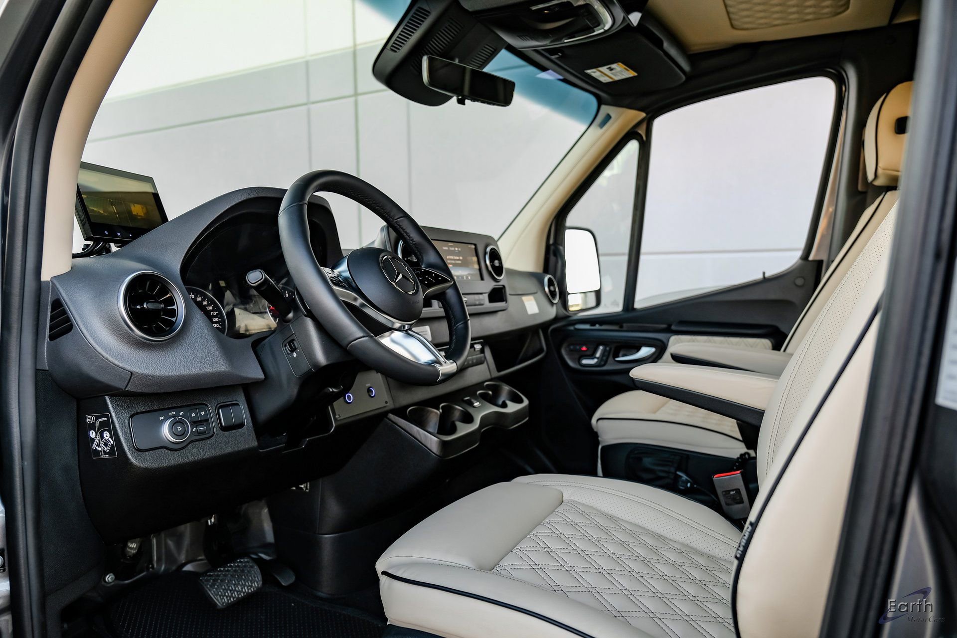 Used 2025 Mercedes-Benz Sprinter 3500 image 32